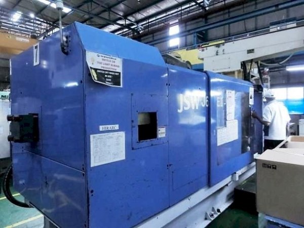plastic injection machine.jpg